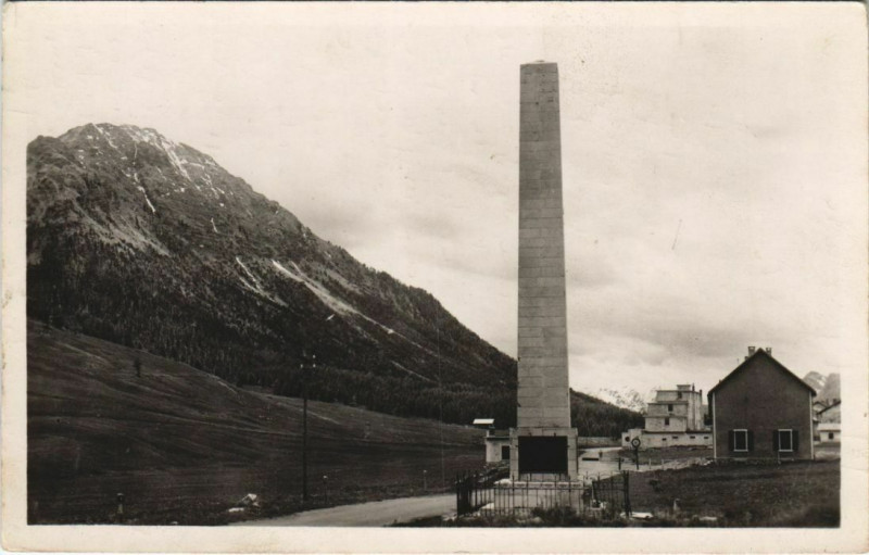 Carte postale ancienne Montgenevre L'Obelisque et le Janus