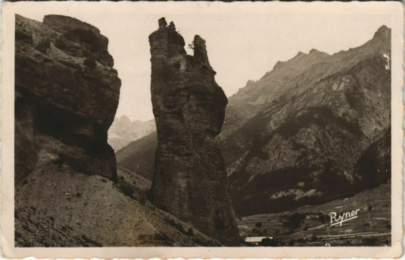 Carte postale ancienne Les Alpes - La Main du Titan