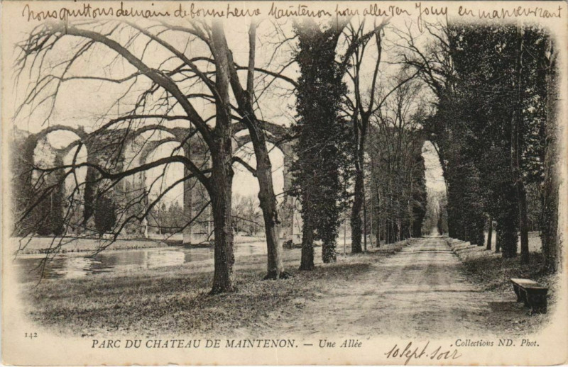 Carte postale ancienne Maintenon Parc du Chateau, Une Allee France à Maintenon
