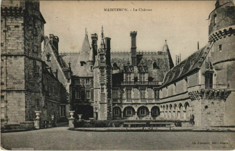 Carte postale ancienne Maintenon Le Chateau France à Maintenon