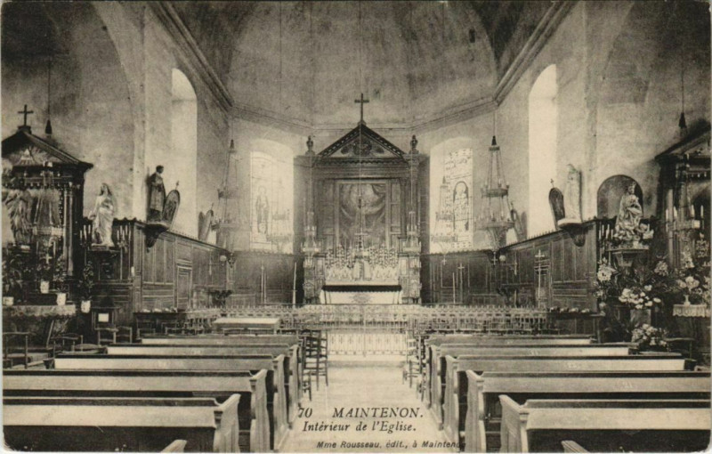 Carte postale ancienne Maintenon Interieur de l'Eglise France à Maintenon