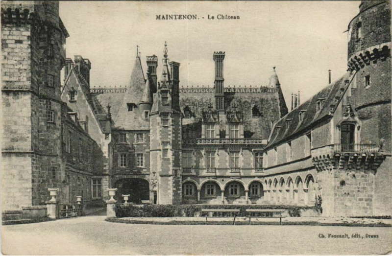 Carte postale ancienne Maintenon Le Chateau France à Maintenon