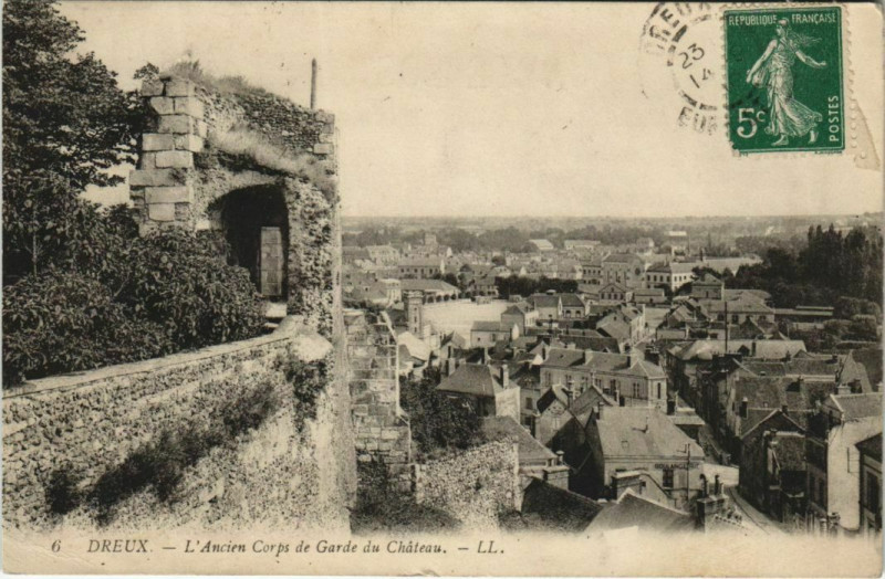 Carte postale ancienne Dreux Ancien Corps de garde du Chateau France à Dreux