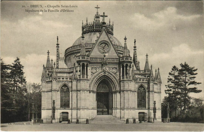 Carte postale ancienne Dreux Chapelle Saint-Louis, Sepulture de la Famille d'Orleans France à Dreux