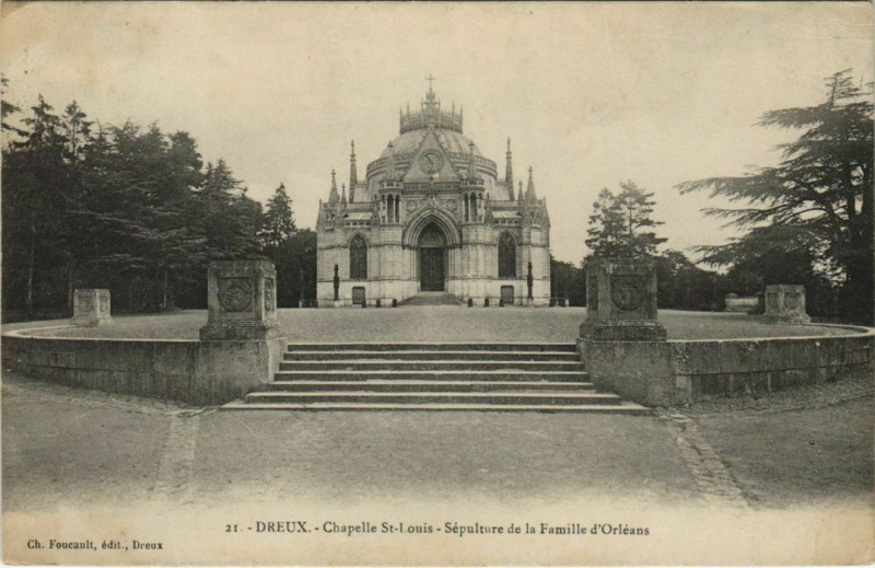 Carte postale ancienne Dreux Chapelle Saint-Louis, Sepulture de la Famille d'Orleans France à Dreux