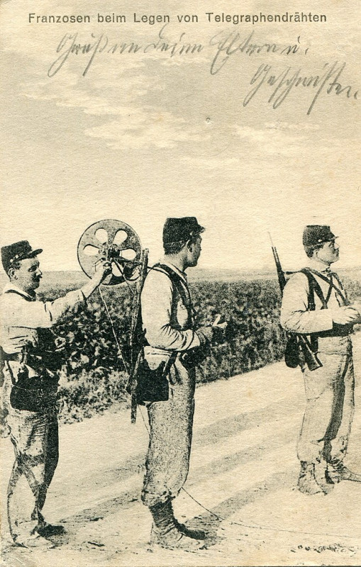 Carte postale ancienne 51. Franzosen beim Legen von Telegraphendrähten -French soldiers laying telegraph wires- (c.1915) (16437673726)