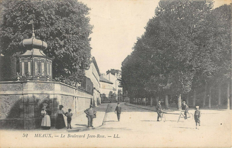 Carte postale ancienne Meaux Le Boulevard Jean Rose à Meaux