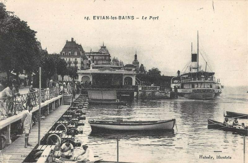 Carte postale ancienne Evian Les Bains Le Port