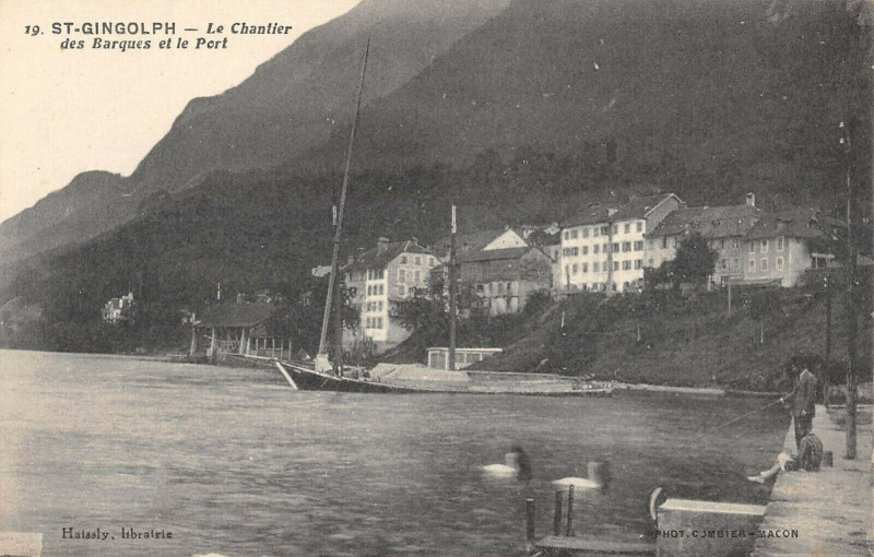 Carte postale ancienne Saint Gingolph Le Chantier Des Barques Et Le Port à Saint-Gingolph
