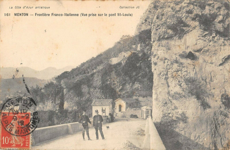 Carte postale ancienne Menton Frontiere Franco Italienne Vue Prise Sur Le Pont Saint-Louis à Menton