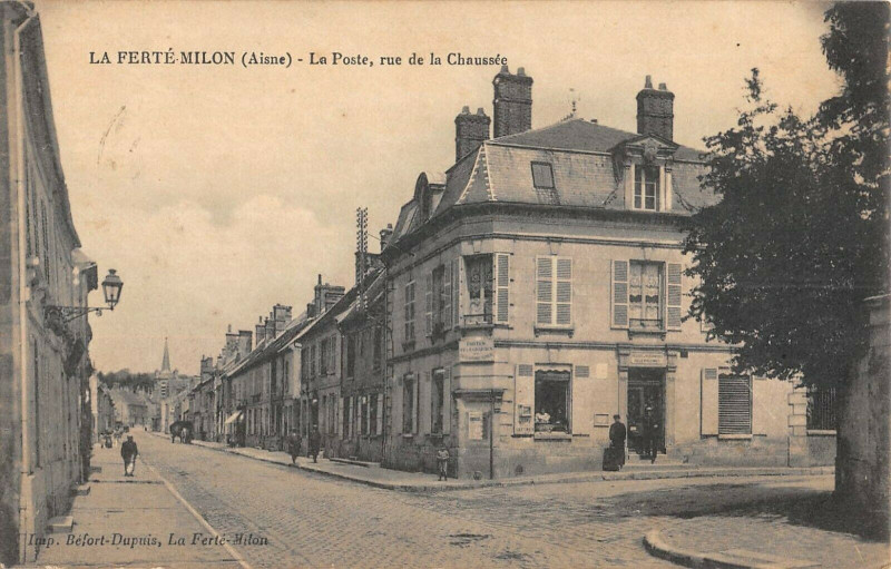 Carte postale ancienne La Ferte Milon La Poste Rue De La Chaussee