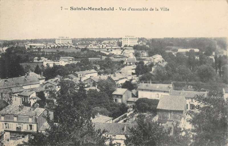 Carte postale ancienne Sainte Menehould Vue D'Ensemble De La Ville à Sainte-Menehould