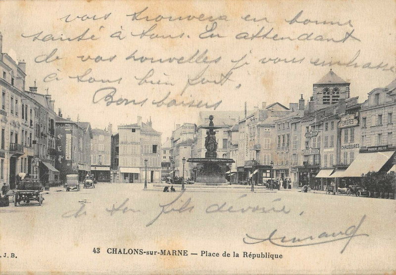 Carte postale ancienne Chalons Sur Marne Place De La Republique