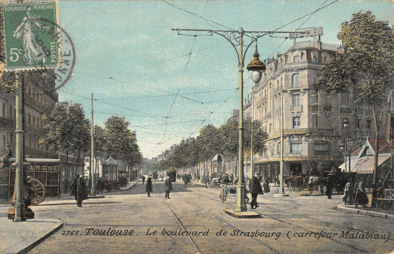 Carte postale ancienne Toulouse Le Boulevard De Strasbourg Carrefour Matabiau à Toulouse