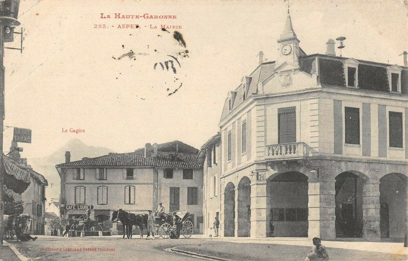 Carte postale ancienne Aspet La Mairie à Aspet