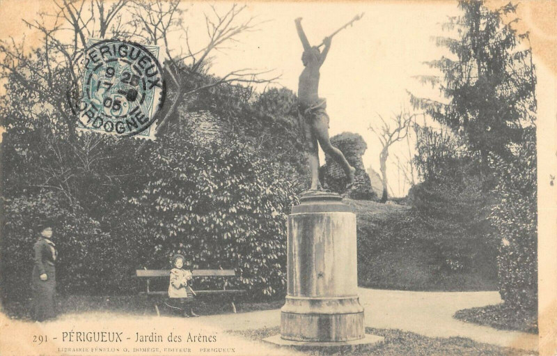Carte postale ancienne Perigueux Jardin Des Arenes