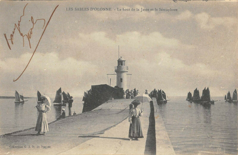 Carte postale ancienne Les Sables D'Olonne Le Bout De La Jetee Et Semaphore aux Sables-d'Olonne