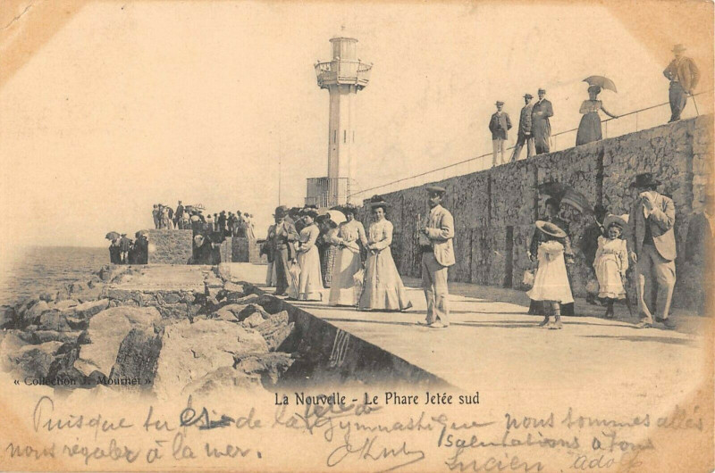 Carte postale ancienne La Nouvelle Le Phare Jetee Sud