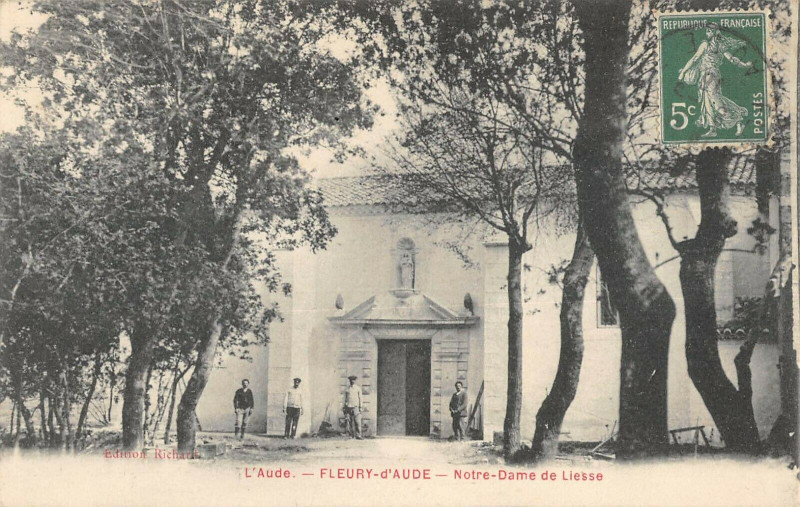 Carte postale ancienne Fleury D'Aude Notre Dame De Liesse à Fleury