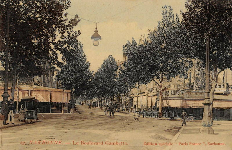Carte postale ancienne Narbonne Le Boulevard Gambetta à Narbonne