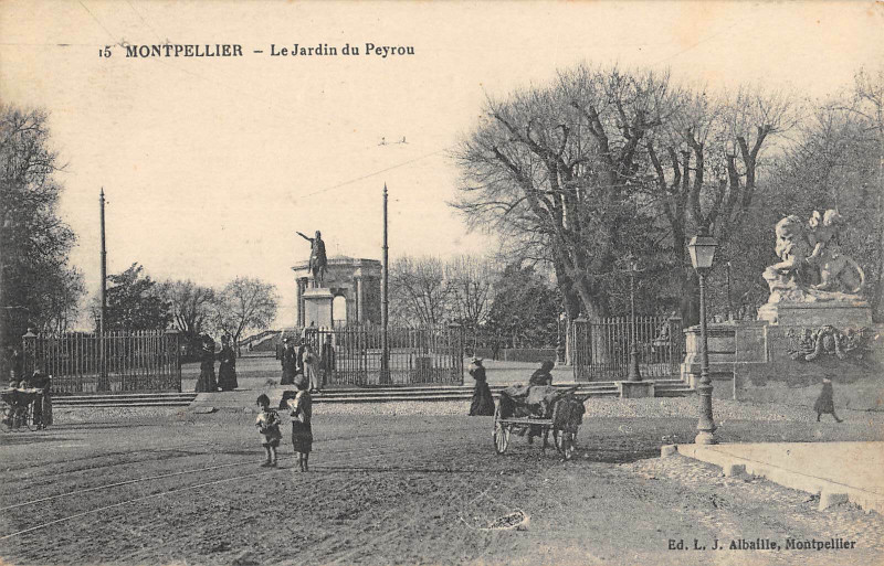 Carte postale ancienne Montpellier Le Jardin Du Peyrou à Montpellier