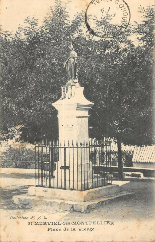 Carte postale ancienne Murviel Les Montpellier Place De La Vierge à Montpellier