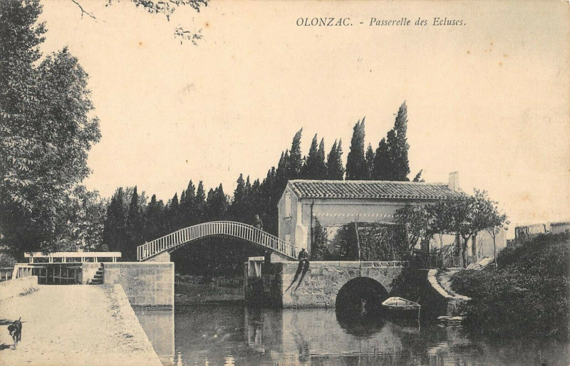 Carte postale ancienne Olonzac Passerelle Des Ecluses à Olonzac