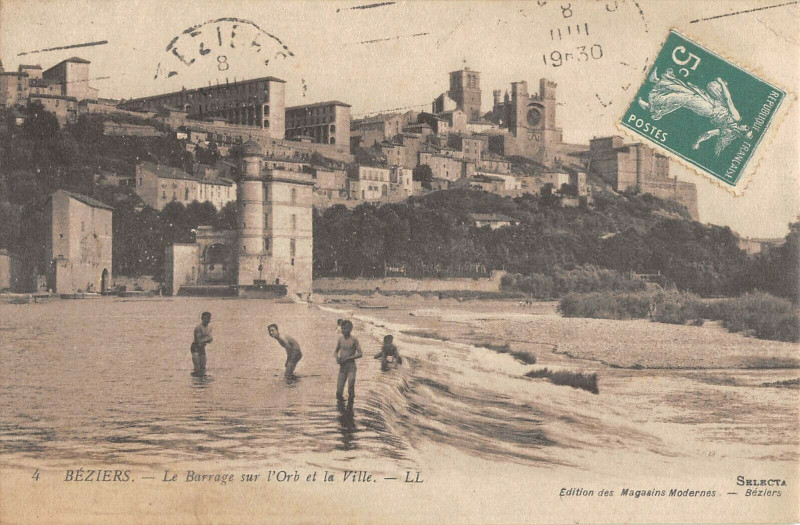 Carte postale ancienne Beziers Le Barrage Sur L'Orb Et La Ville