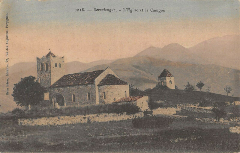 Carte postale ancienne Serralongue L'Eglise Et Le Canigou à Err