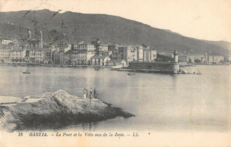 Carte postale ancienne 20 Corse Bastia Le Port Et La Ville Vus De La Jetee à Bastia