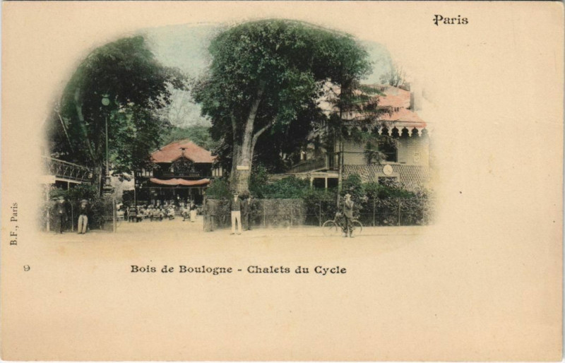 Carte postale ancienne Bois de Boulogne - Chalets du Cycle à Paris 16e