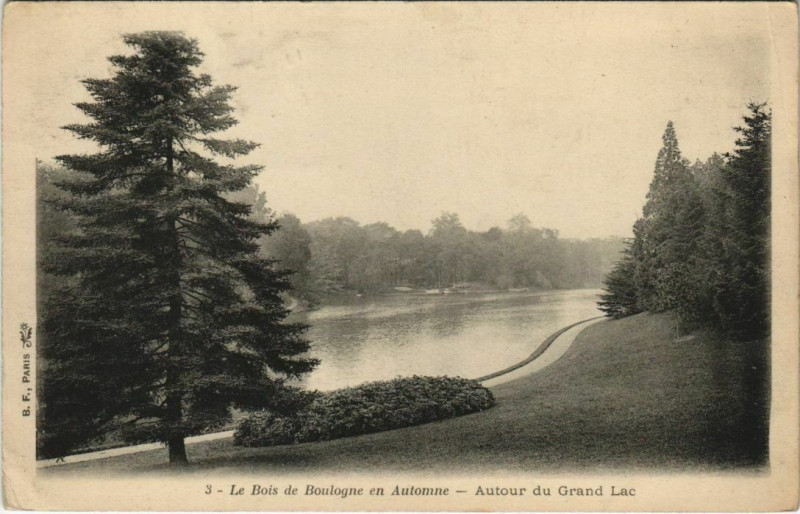 Carte postale ancienne Le Bois de Boulogne en Automne - Autour du Grand Lac à Paris