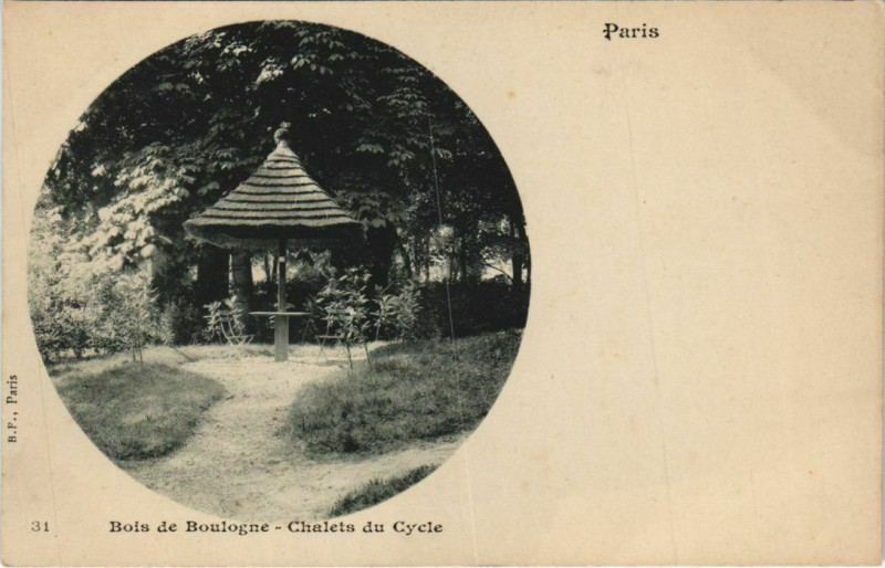 Carte postale ancienne Bois de Boulogne - Chalets du Cycle à Paris 16e