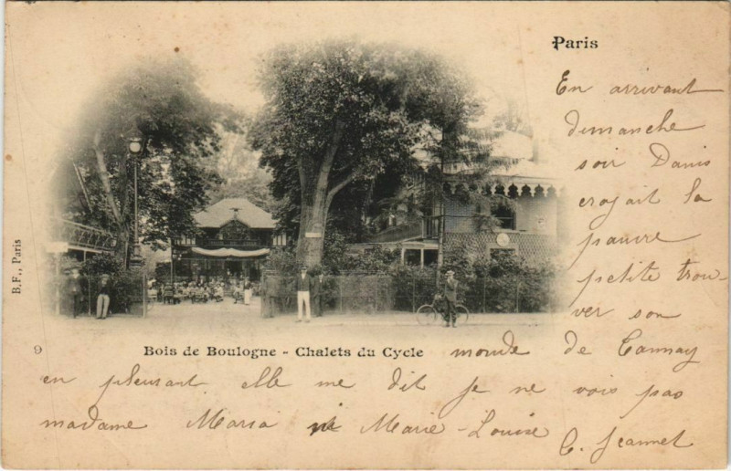 Carte postale ancienne Bois de Boulogne - Chalets du Cycle à Paris 16e