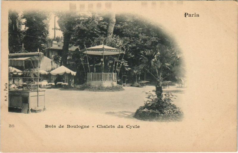 Carte postale ancienne Bois de Boulogne - Chalets du Cycle à Paris 16e