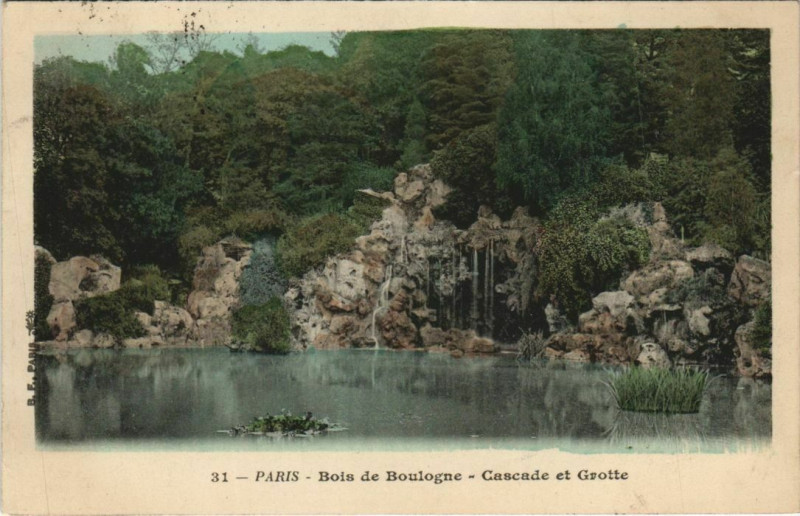 Carte postale ancienne Bois de Boulogne - Cascade et Grotte à Paris 16e