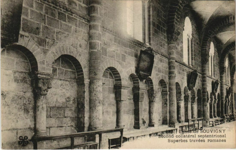 Carte postale ancienne Souvigny Eglise - Second Collateral Septentrional à Souvigny
