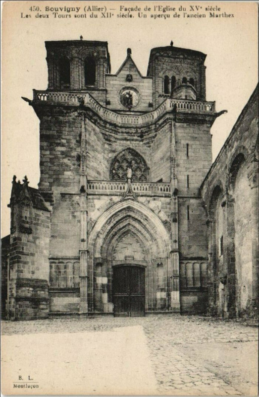 Carte postale ancienne Souvigny Facade de l'Eglise à Souvigny