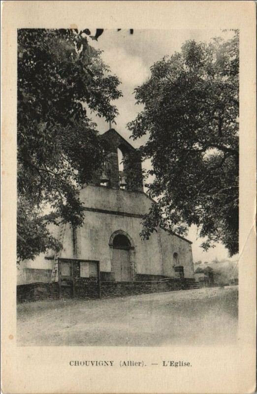 Carte postale ancienne Chouvigny L'Eglise à Chouvigny
