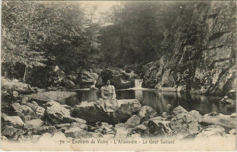 Carte postale ancienne Vichy Environs - L'Ardoisiere - Le Gour Saillant à Vichy