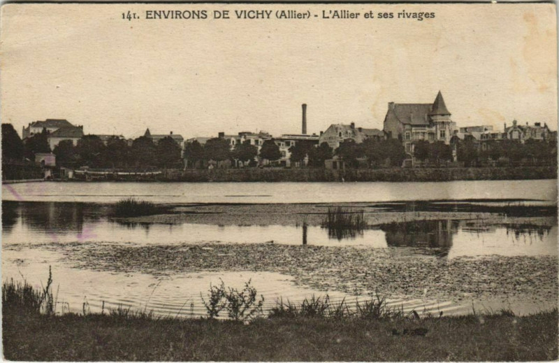 Carte postale ancienne Vichy Environs - L'Allier et les Rivages à Vichy