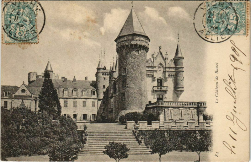Carte postale ancienne Busset Le Chateau de Busset à Busset