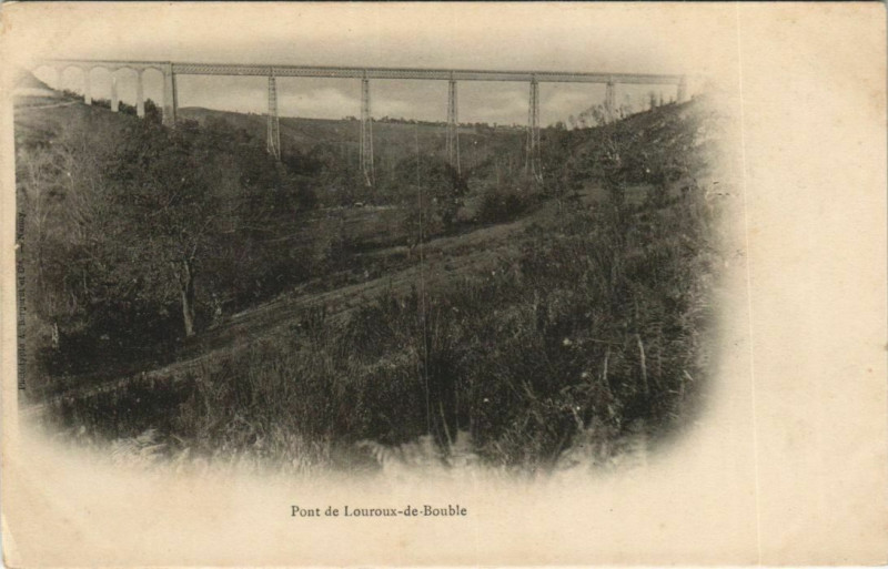 Carte postale ancienne Louroux-de-Bouble Pont du Louroux-de-Bouble à Louroux-de-Bouble