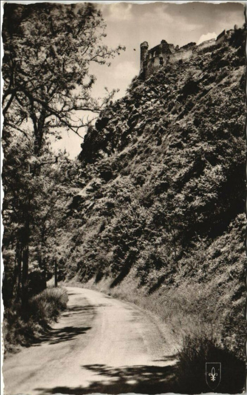 Carte postale ancienne Vallee de la Sioule - Chateau-Rocher