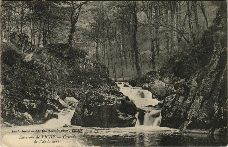 Carte postale ancienne Vichy Environs - Cascade de l'Ardoisiere à Vichy