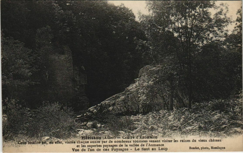Carte postale ancienne Herisson Le Saut du Loup