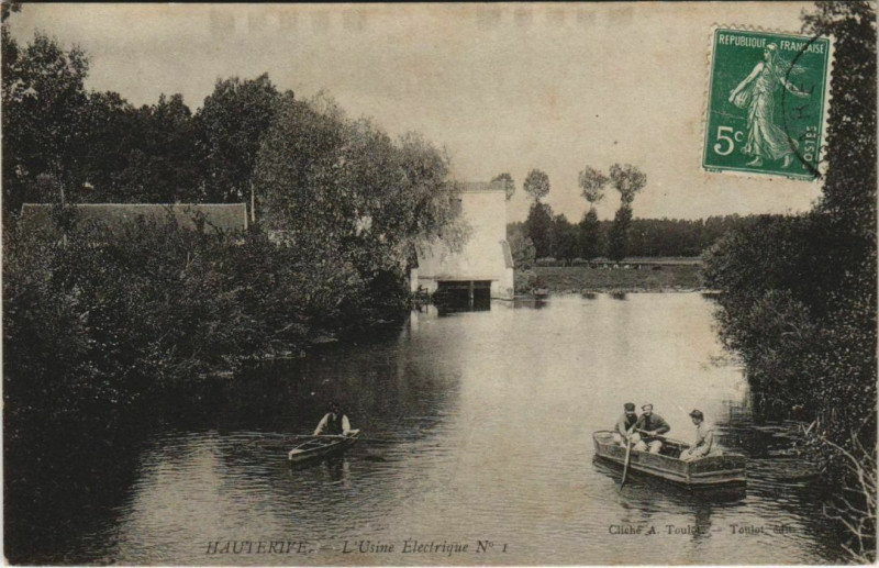 Carte postale ancienne Hauterive L'Usine Electrique à Hauterive