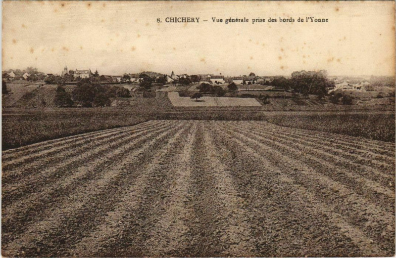 Carte postale ancienne Chichery Vue Generale prise des bords de l'Yonne France à Chichery