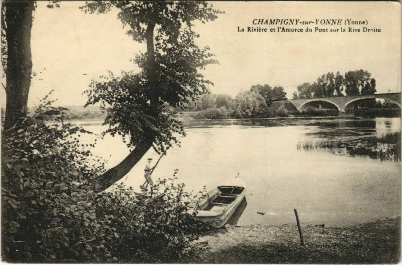 Carte postale ancienne Champigny sur Yonne La Riviere et l'Amorce du Pont France à Champigny