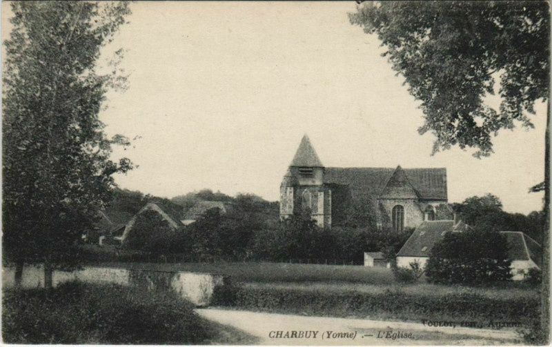 Carte postale ancienne Charbuy L'Eglise France à Charbuy